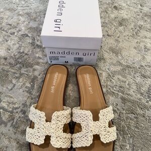 NEW- women’s size 7- Madden girl harmony croc sandal